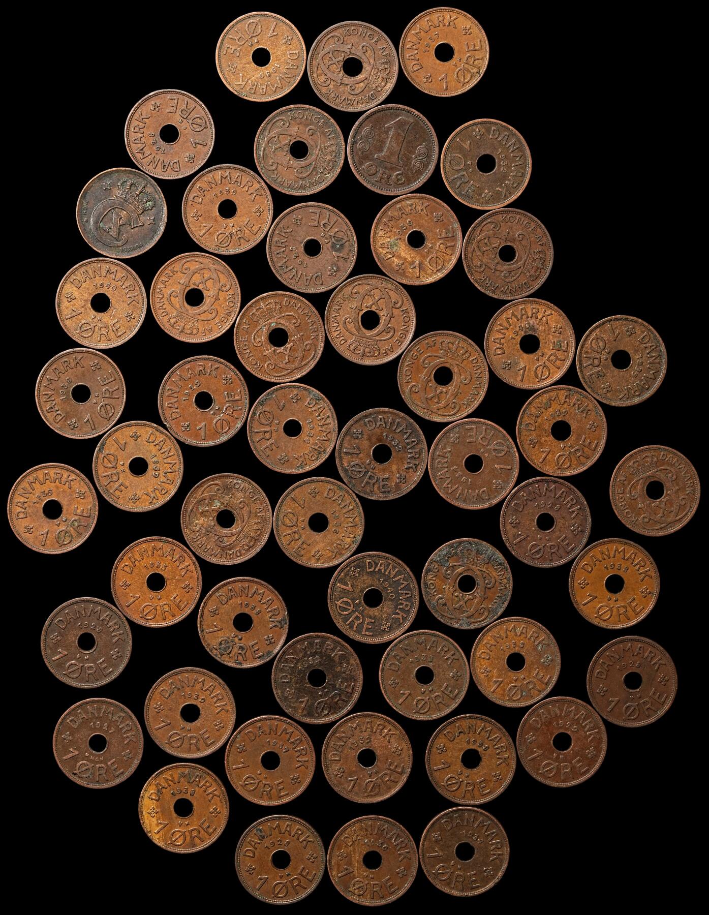 修遠堂世界钱币第105期，马年首拍 丹麦中孔1欧尔铜币50枚，1927-1940年