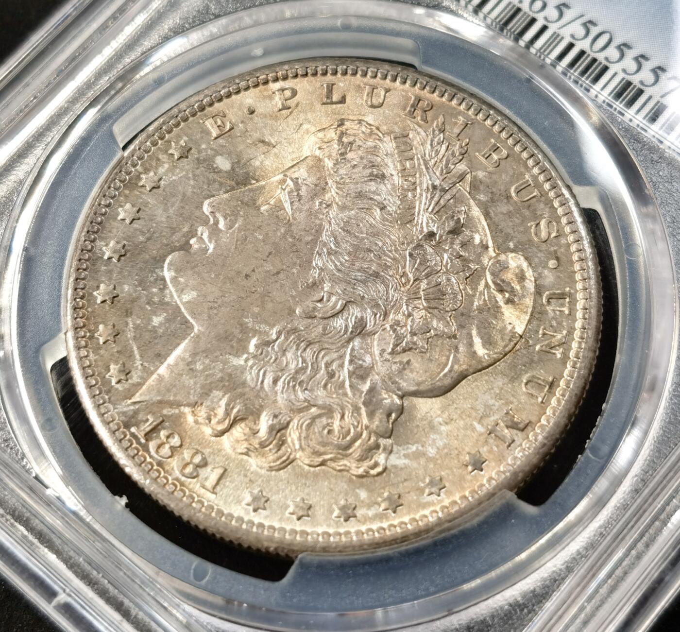 “福币呈祥”新年甄品场（直播拍卖）甄臻铺-世界币章拍卖（第50期），送拍享返佣金等优惠多多 PCGS MS65 美国 1881年S版 摩根$1大银币 双面通体黄油彩包浆 高涨品种