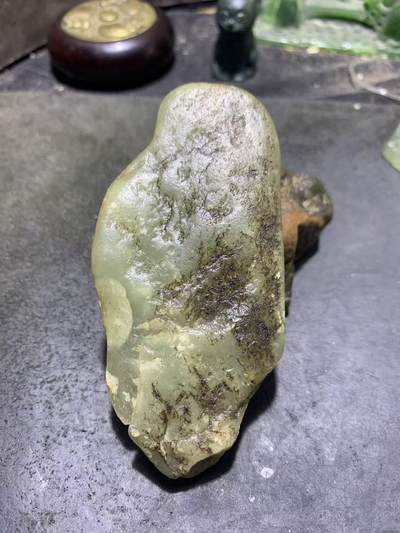 新疆戈壁风化纹和田玉青玉原石一颗， - 新疆戈壁风化纹和田玉青玉原石一颗，