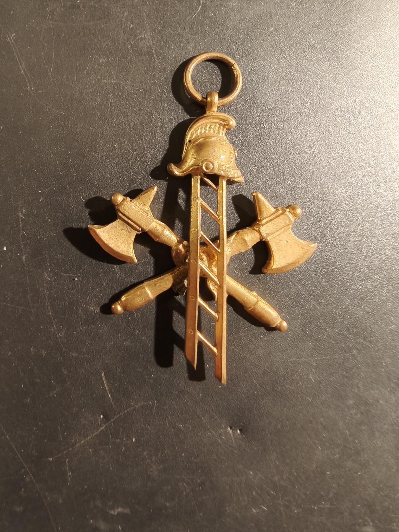 老王徽章第182期 法国消防员纪念章