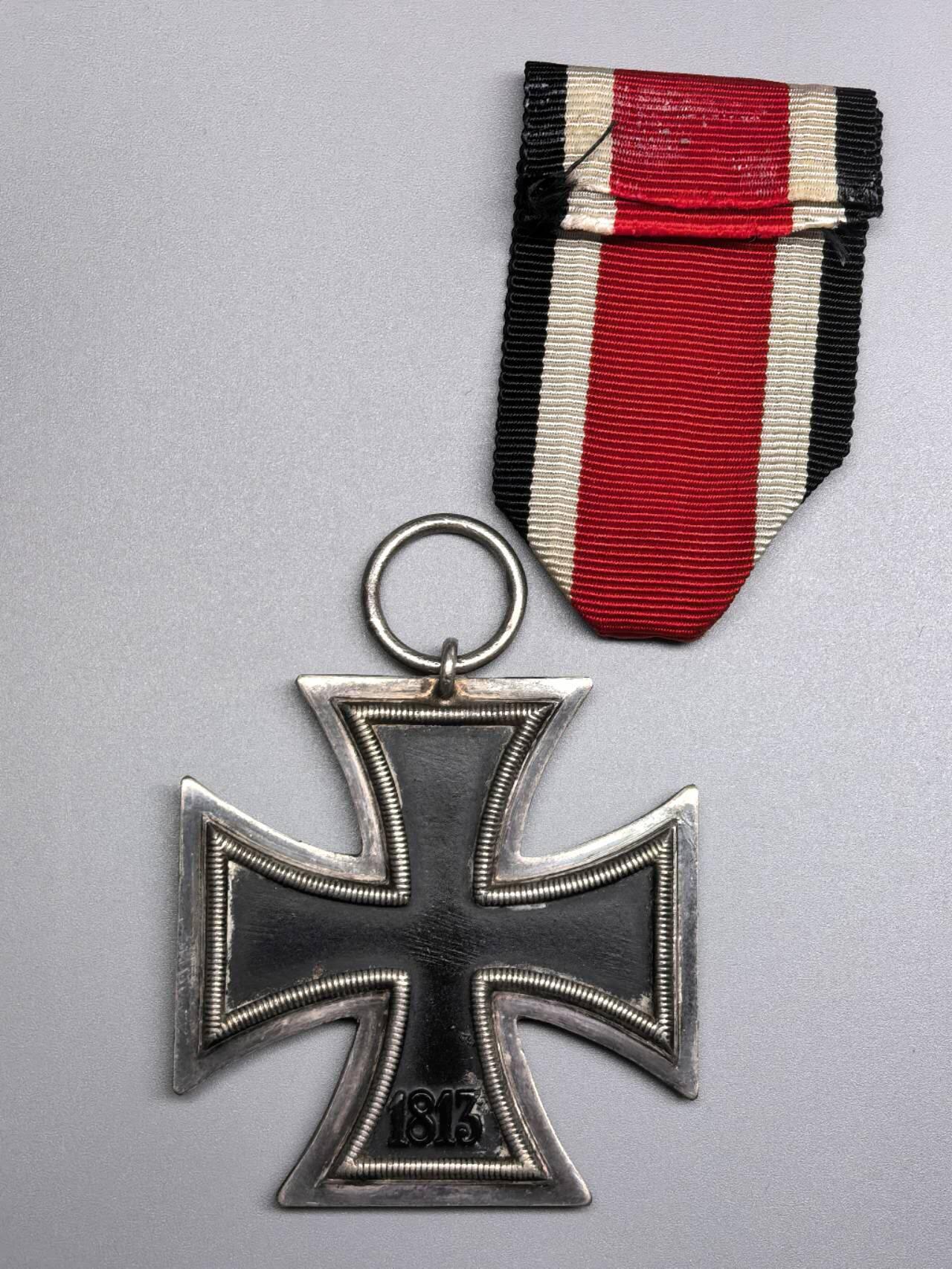 小驴勋章奖章收藏2月22日周日晚六点拍卖（珍爱和平，收藏战争，铭记历史，勿忘国耻，忠党爱国。有偿代拍，送拍规则在简介最后，参拍须阅读规则后再参拍，关系到运费包装发货时效真假辨别等关键信息，拍卖时不再发原图，看大图店主微信码在拍卖店铺介绍里） 得三EKII，铁质核心黑漆，环打19厂标，