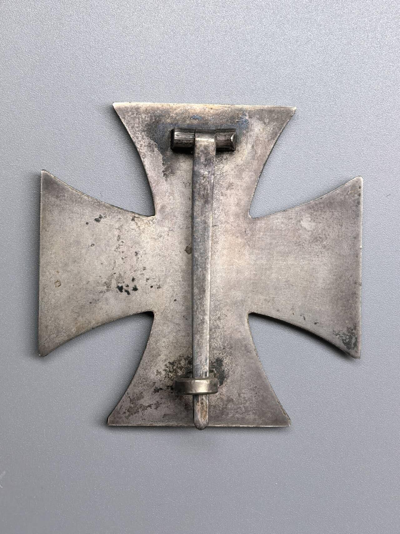 小驴勋章奖章收藏2月22日周日晚六点拍卖（珍爱和平，收藏战争，铭记历史，勿忘国耻，忠党爱国。有偿代拍，送拍规则在简介最后，参拍须阅读规则后再参拍，关系到运费包装发货时效真假辨别等关键信息，拍卖时不再发原图，看大图店主微信码在拍卖店铺介绍里） 得三EKI，铁质核心黑漆，杆内打20厂标