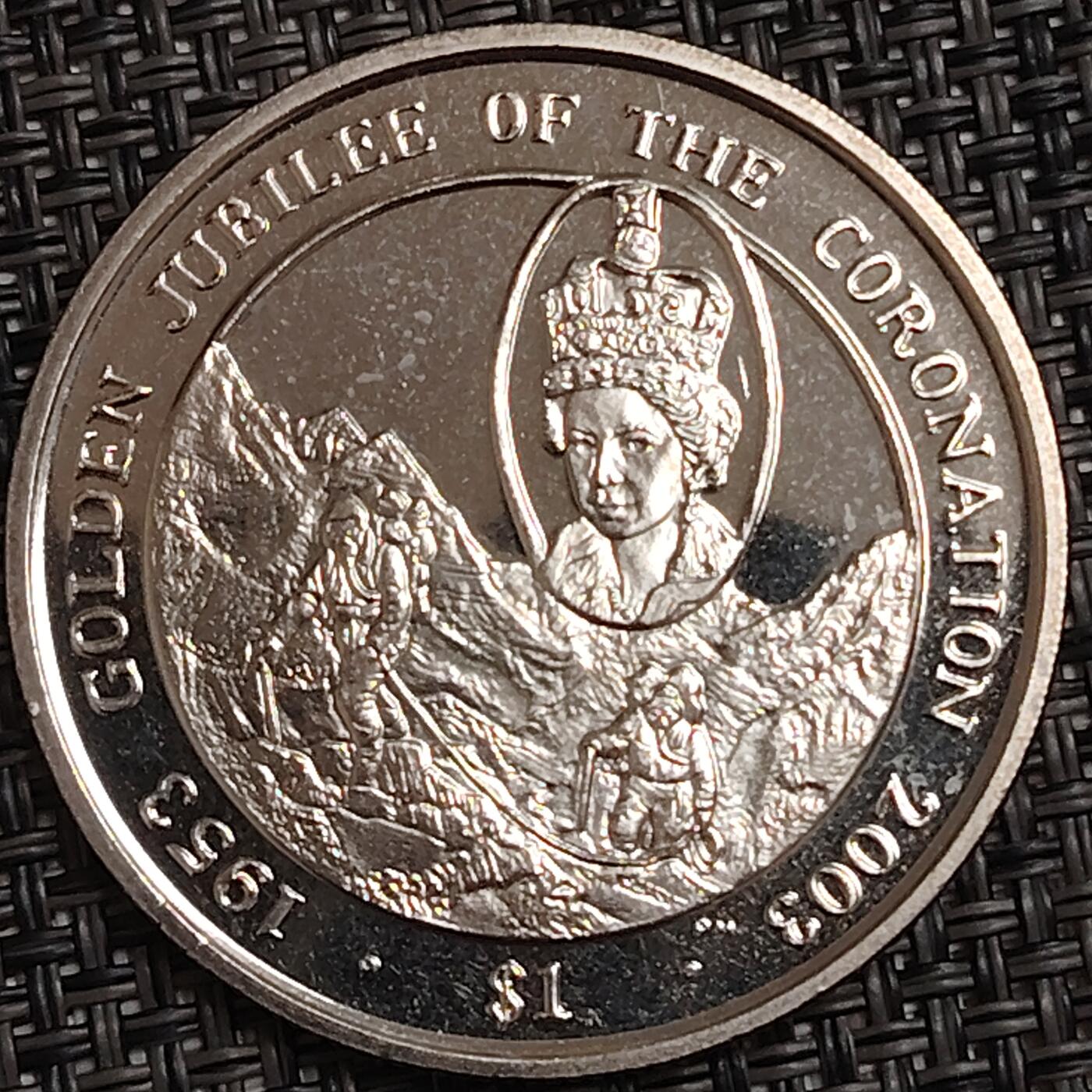 布加迪🐬～世界钱币(上海)🌾第 274 期 /  各国套币和散币 维尔京群岛 2003年 1元 女王加冕纪念币