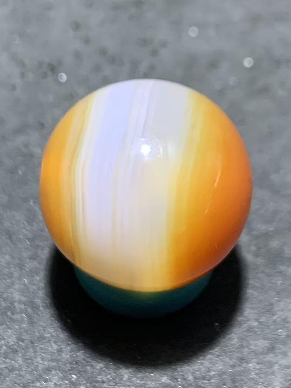 精美高玉化千层纹缠丝玛瑙圆珠一颗，