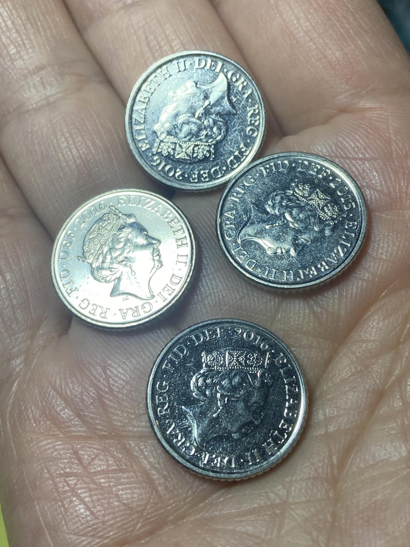 2026年第二十四场(总第一百九十三场）外国好品散币场(免佣金) 英国🇬🇧5便士4枚：2015年16年(伊丽莎白二世老年盾徽拼图第二版)