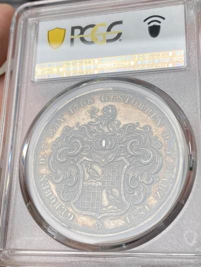 万国钱币拍卖第061期（马年首拍） PCGS SP62 1851年德国汉堡市长克里斯蒂安·丹尼尔·贝内克逝世纪念大银章 超级镜面高浮雕工艺 原味渐进式酱彩环绕 背面为克里斯蒂安家族盾徽 铜制常见银质错过难寻 41MM 29G