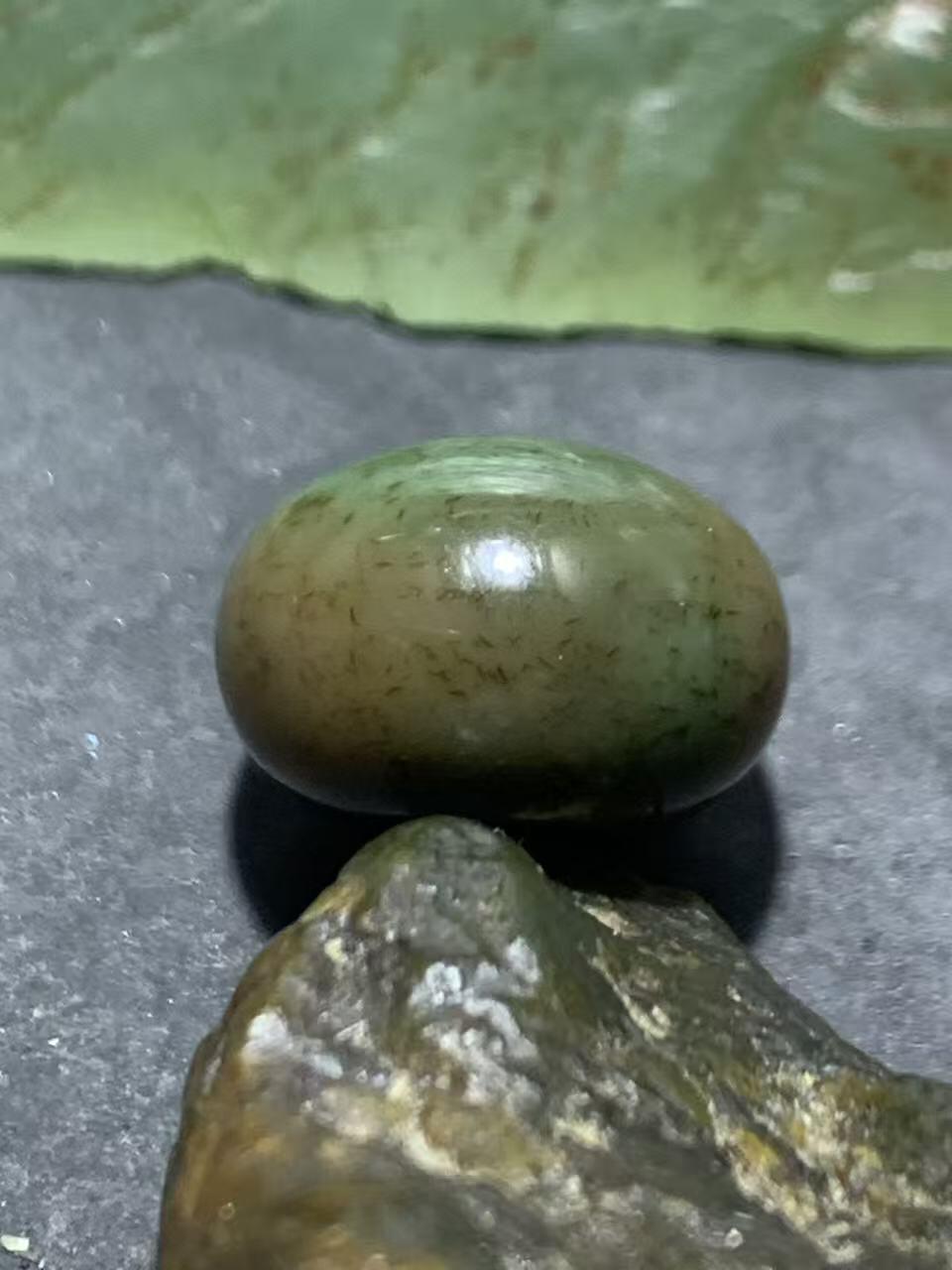 缠丝玛瑙算盘珠1颗，