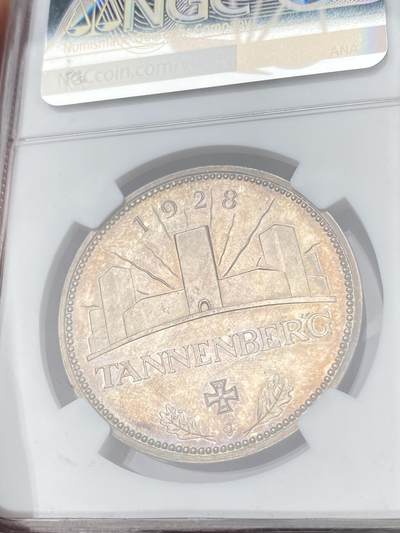 万国钱币拍卖第061期（马年首拍） NGC MS63 1928年德国魏玛共和国总统兴登堡坦能堡大捷纪念馆落成银章 精制镜面喷砂原味深五彩极美 此建筑也成为兴登堡魂归之处 在三帝国战败前 德军炸毁了此处并迁移兴登堡墓地（评级盒下方破损）