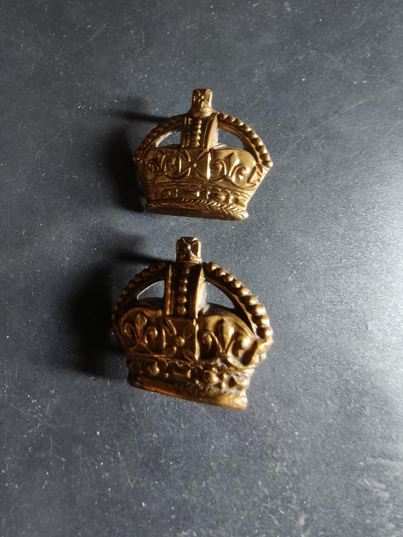 老王徽章第182期 英国军衔配饰一组     都铎王冠    一战时期