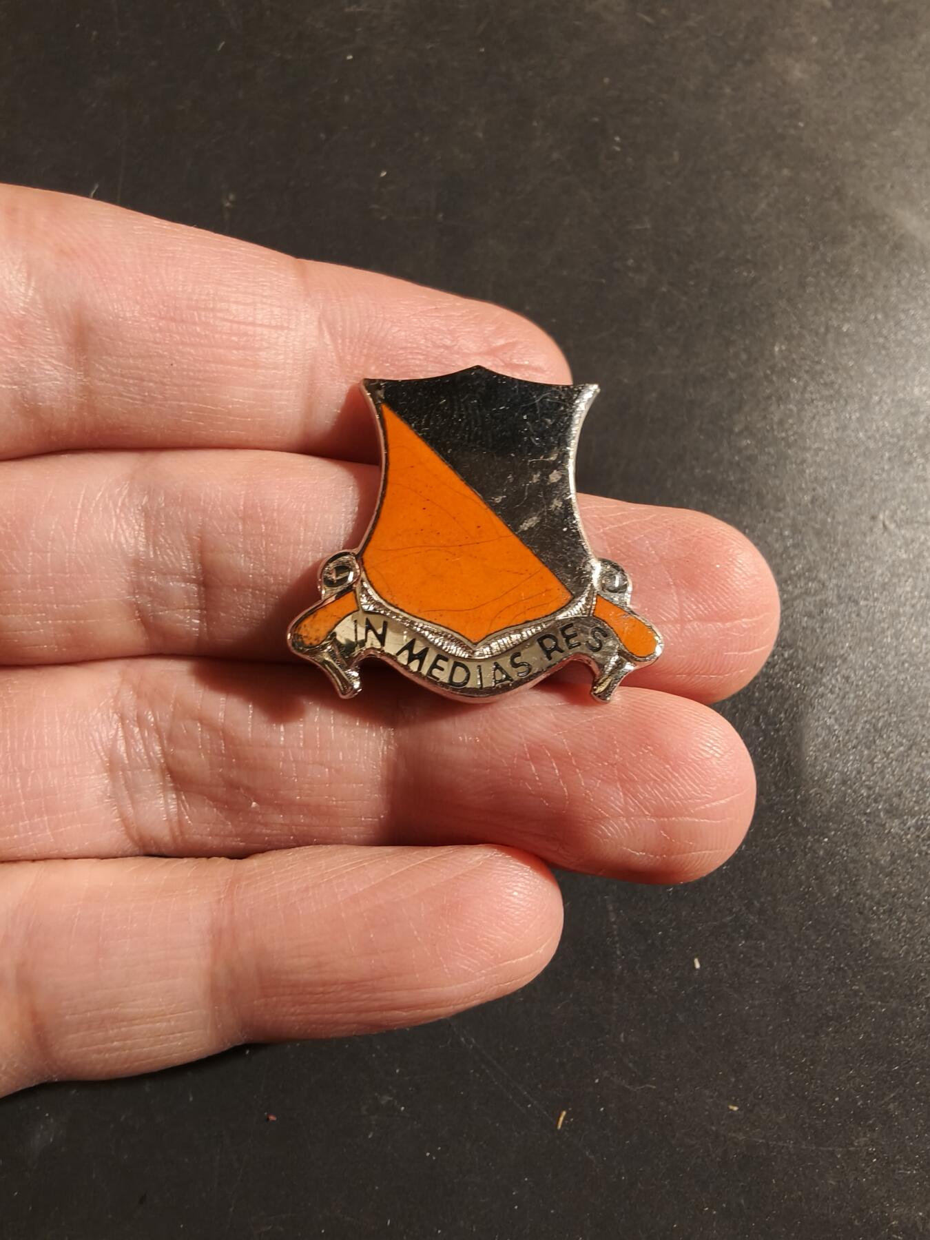 老王徽章第182期 美国陆军第1信号营证章