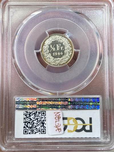 万国钱币拍卖第061期（马年首拍） PCGS SP67 1944-1958年瑞士联邦女神持盾1法郎和1/2法郎一组两枚 银霜转光GEM级