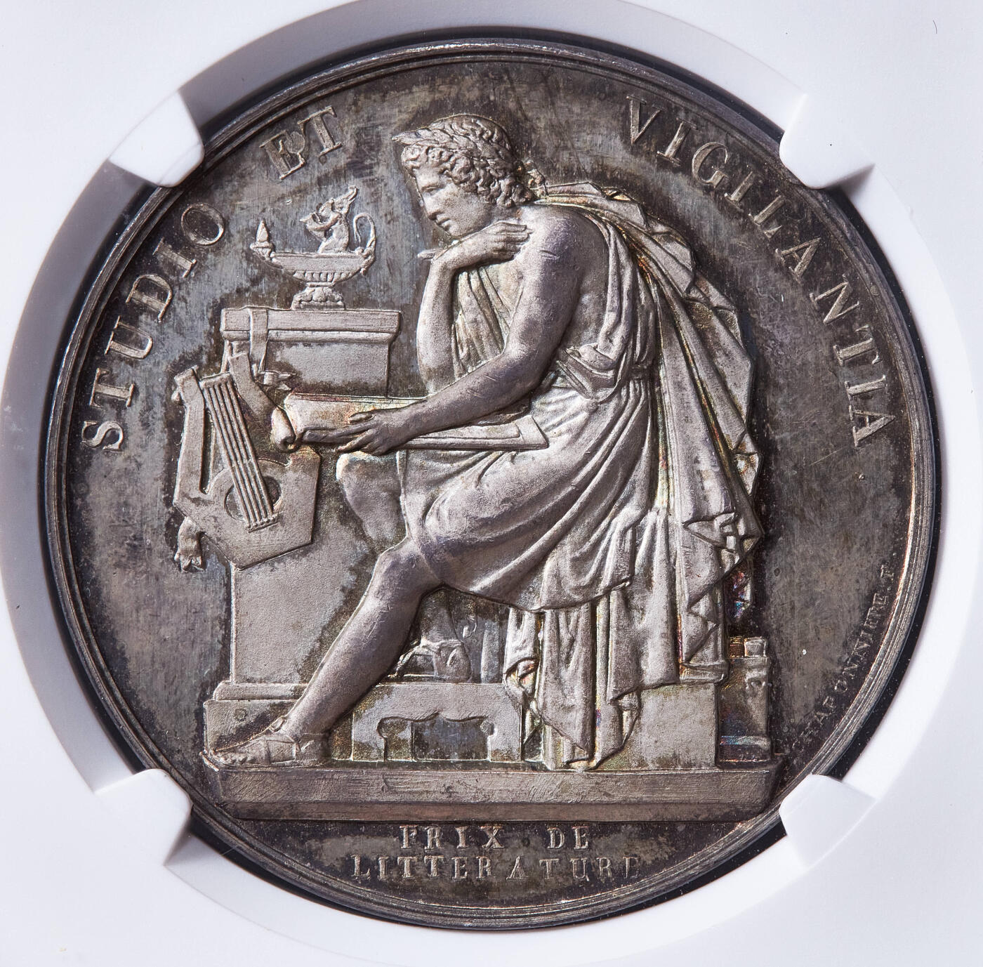 【俄甄集藏】马年新春第一拍 2026年(048)02-25星期三 晚 19:30 全场包邮 瑞士1850年代日内瓦学院文学奖励大银章，NGC MS65，黄油彩，类精制底板，高浮雕，设计精美