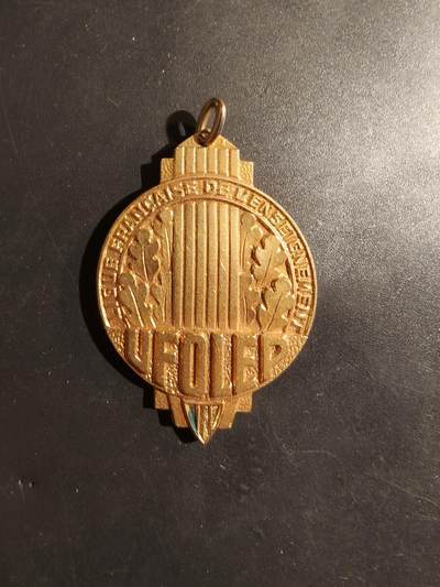 老王徽章第182期 - 法国教育联盟奖章   镀金