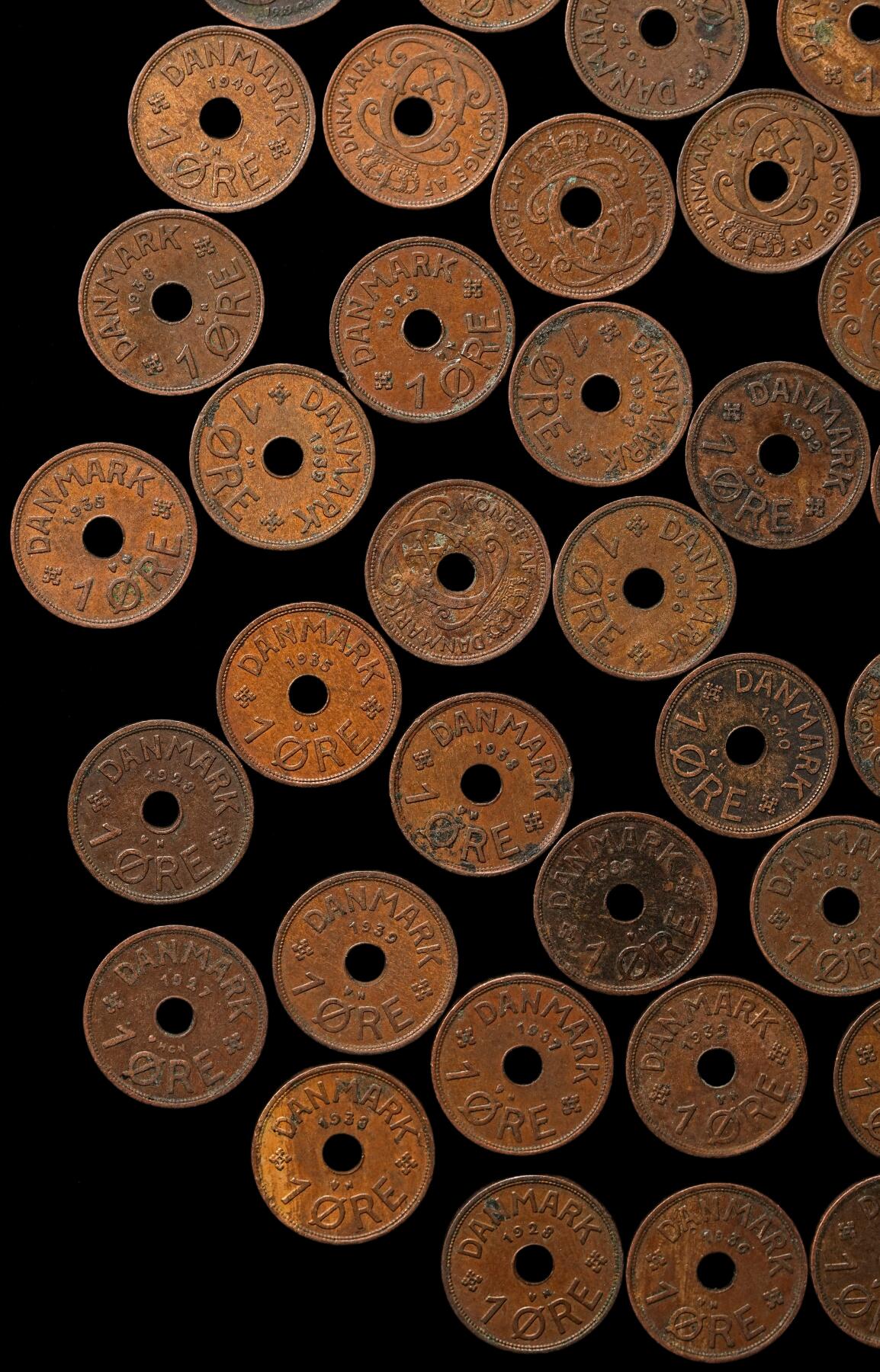 修遠堂世界钱币第105期，马年首拍 丹麦中孔1欧尔铜币50枚，1927-1940年