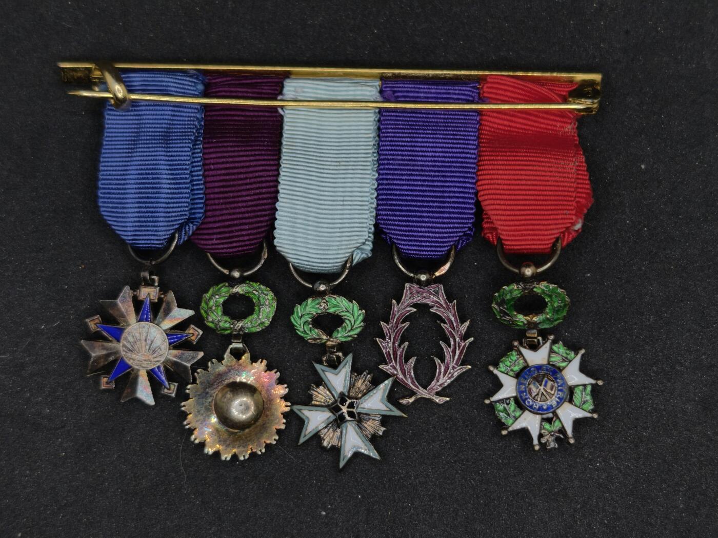 凯旋世界勋赏（持续上新中）（第22期新年大拍）（欢迎送拍）（对拍品有疑问请询问客服，不接受到手刀，出价默认拍品品相。请认真阅读拍卖规则！出价默认已认可！）（收到货请录制开箱视频，无视频概不处理问题。）