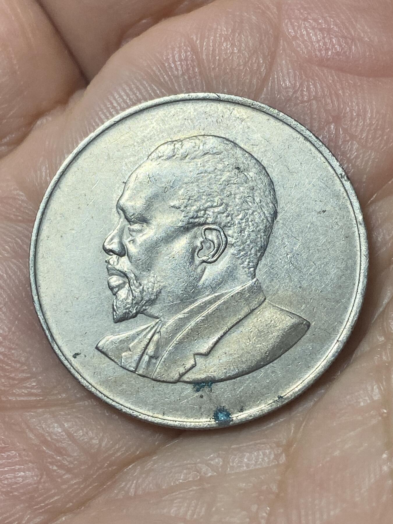 2026年第二十四场(总第一百九十三场）外国好品散币场(免佣金) 肯尼亚🇰🇪1966年1先令(独立后首套流通硬币，无字版)