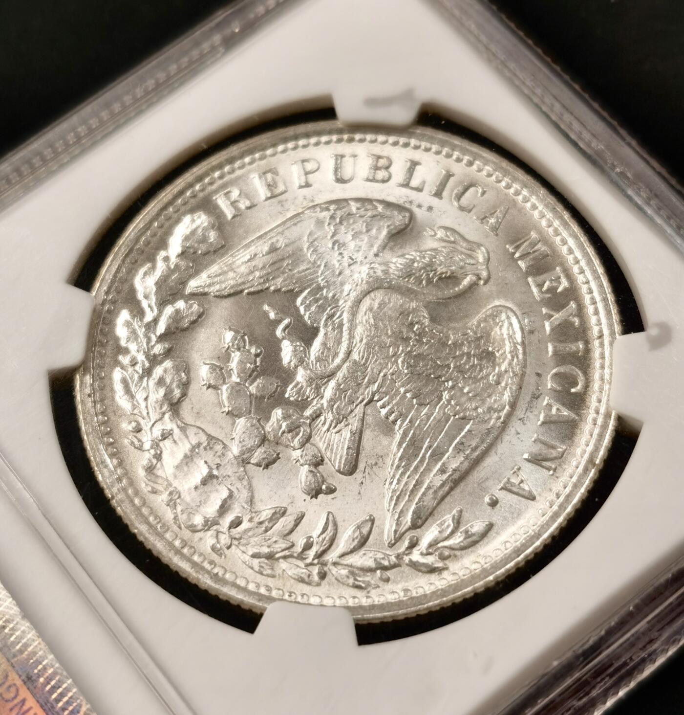 “福币呈祥”新年甄品场（直播拍卖）甄臻铺-世界币章拍卖（第50期），送拍享返佣金等优惠多多 NGC-MS64 鹰洋1898年一比索银币 这枚币是1949年校长委托墨西哥和美国后铸 极具历史意属于正统国币 NGC老盒严评 美不胜收