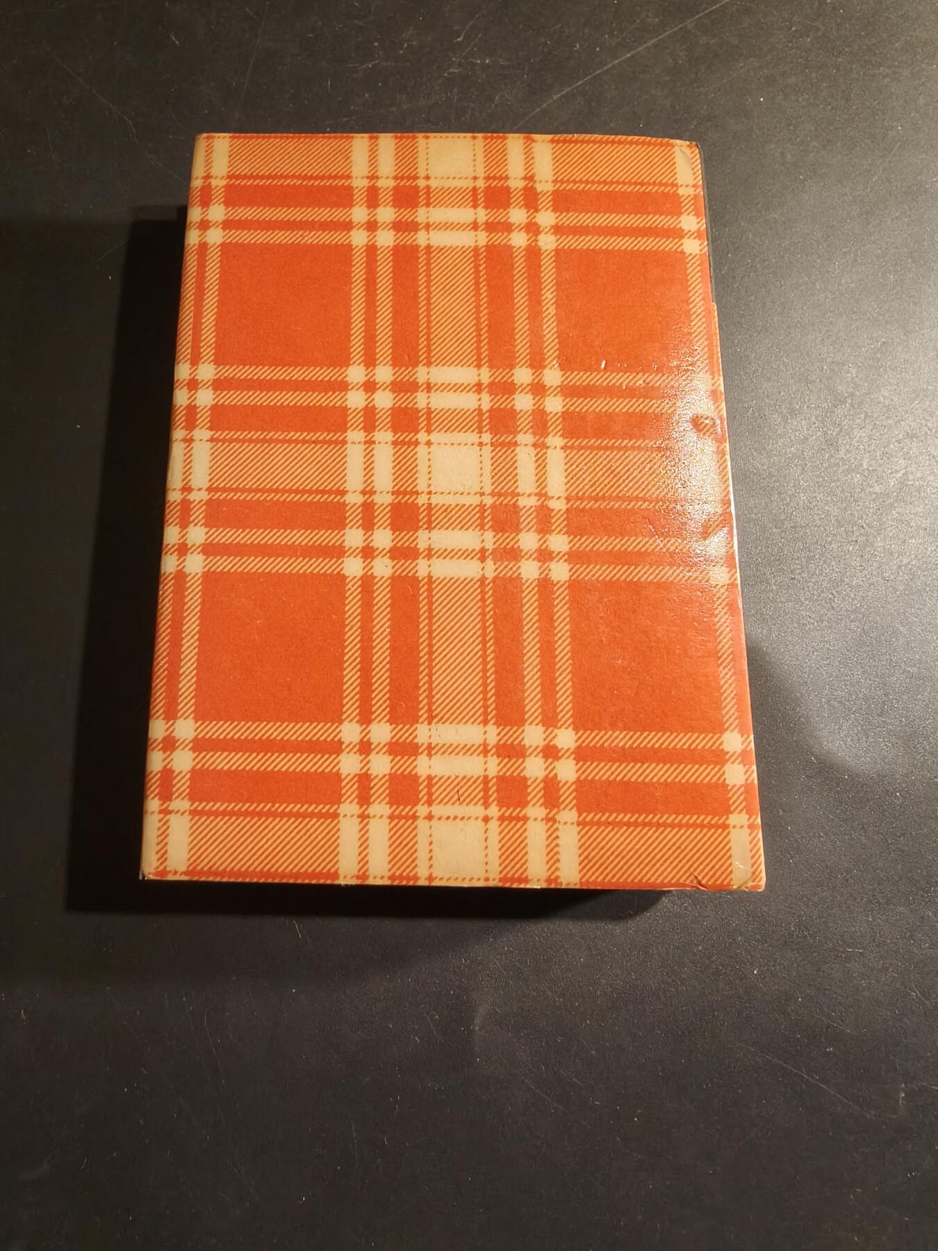 老王徽章第182期 《英国苏格兰各民族与格子布介绍》    100-200页厚度