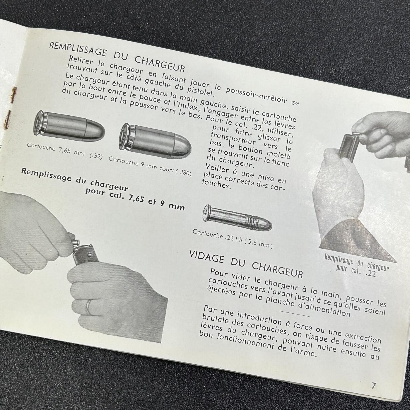 西秦中古拍卖第七十七期 2026马年新春专场 本场拍品年初九发出 冷战时期 西德 联邦德国武器公司宣传手册/操作手册 很稀少