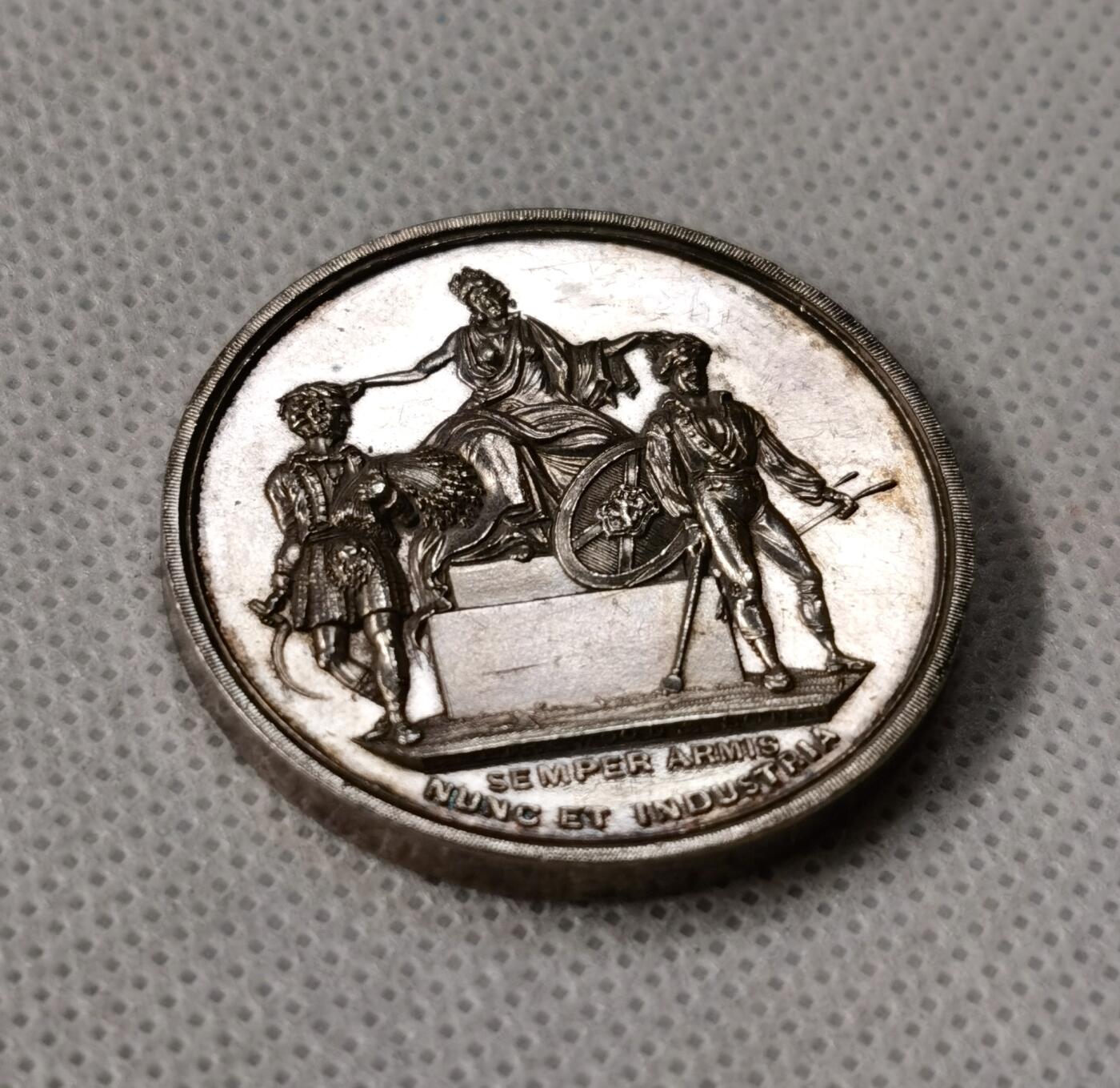 甄臻铺-世界币章拍卖（第51期），送拍享返佣金等优惠多多