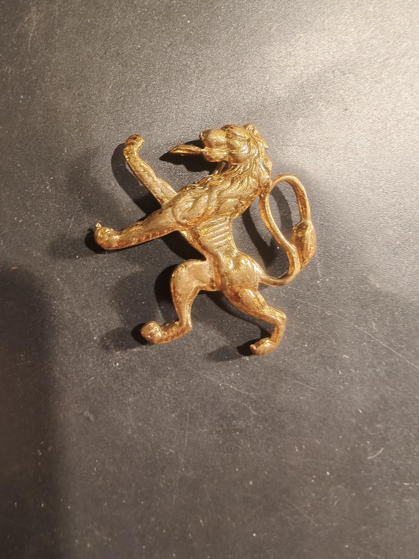 老王徽章第182期 比利时二战流亡政府军帽徽