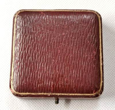 甄臻铺-世界币章拍卖（第51期），送拍享返佣金等优惠多多 - 1877年英国“THE POULTRY CLUB”家禽俱乐部奖章纪念铜章，该俱乐部成立于1877年，奖章保存于带有蓝色绒布内衬原盒，直径45毫米，重46克，英国古典一贯的厚重。