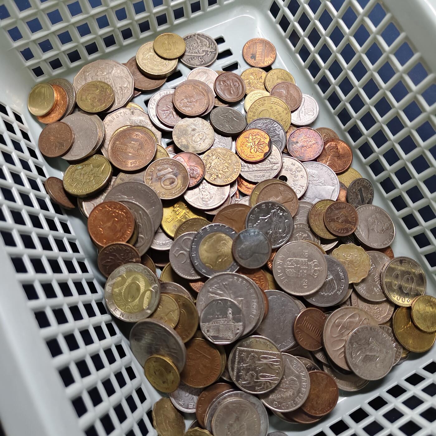 【全场包邮】纯粹捡漏拍503场 【批量】世界各国各年份散币一袋【932克】