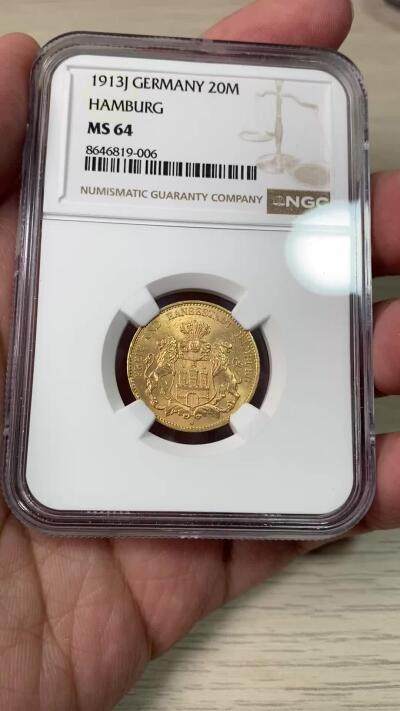 万国钱币拍卖第061期（马年首拍） NGC MS64 1913年德国汉堡双狮护盾长翅流通20马克金币 经典自由市名品 无论光度还是底板都无可挑剔 7.96g 900金