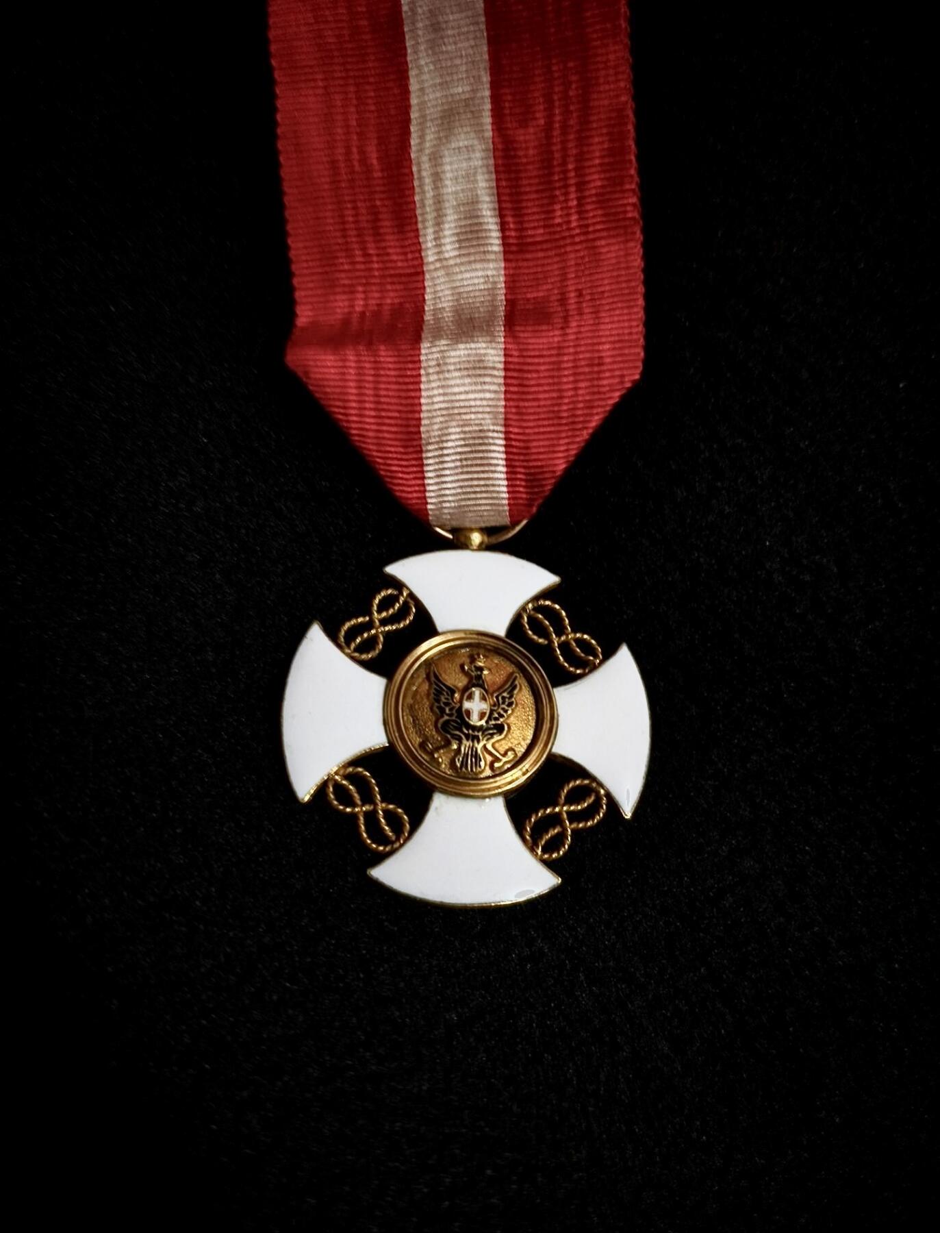 欢庆春节！戎马世界章牌大赏第111期春节大拍 意大利王冠勋章，骑士级