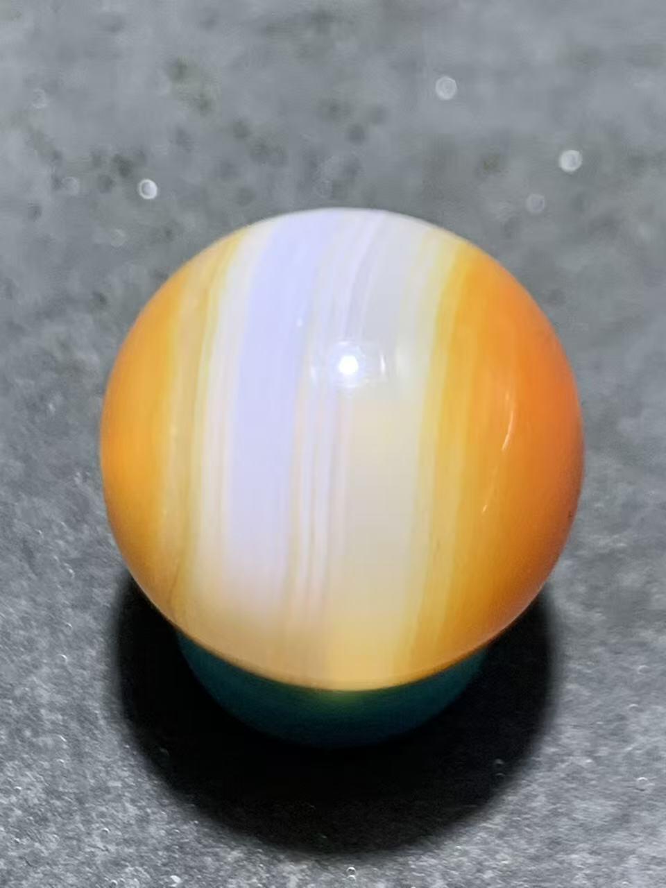 精美高玉化千层纹缠丝玛瑙圆珠一颗，