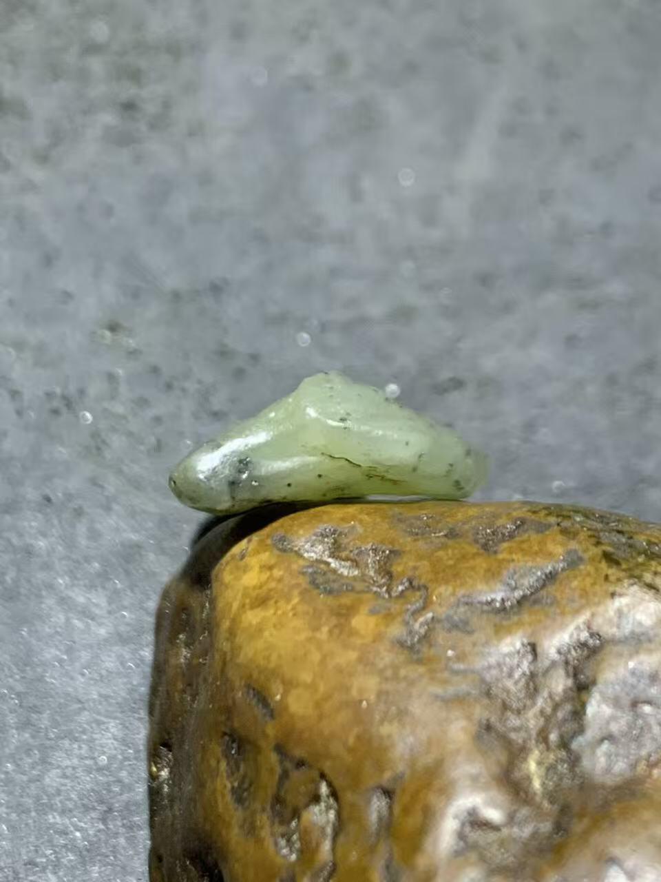 新疆戈壁料风化纹和田玉青玉小原石一颗