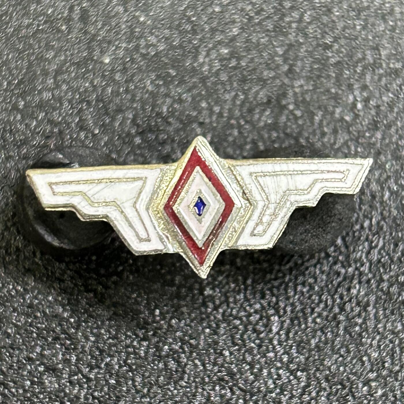 西秦中古拍卖第七十七期 2026马年新春专场 本场拍品年初九发出 菲律宾早期空军飞行证章