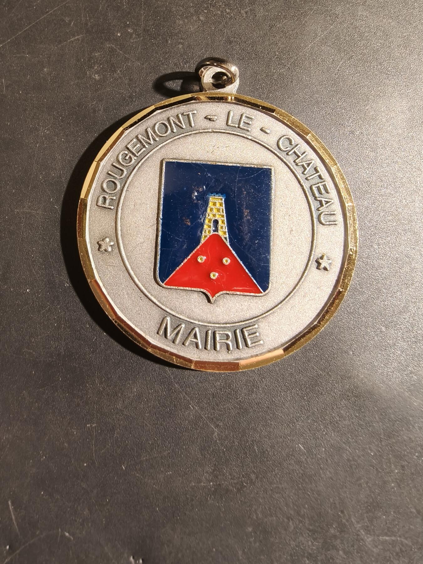 老王徽章第182期 法国鲁日勒城堡纪念章