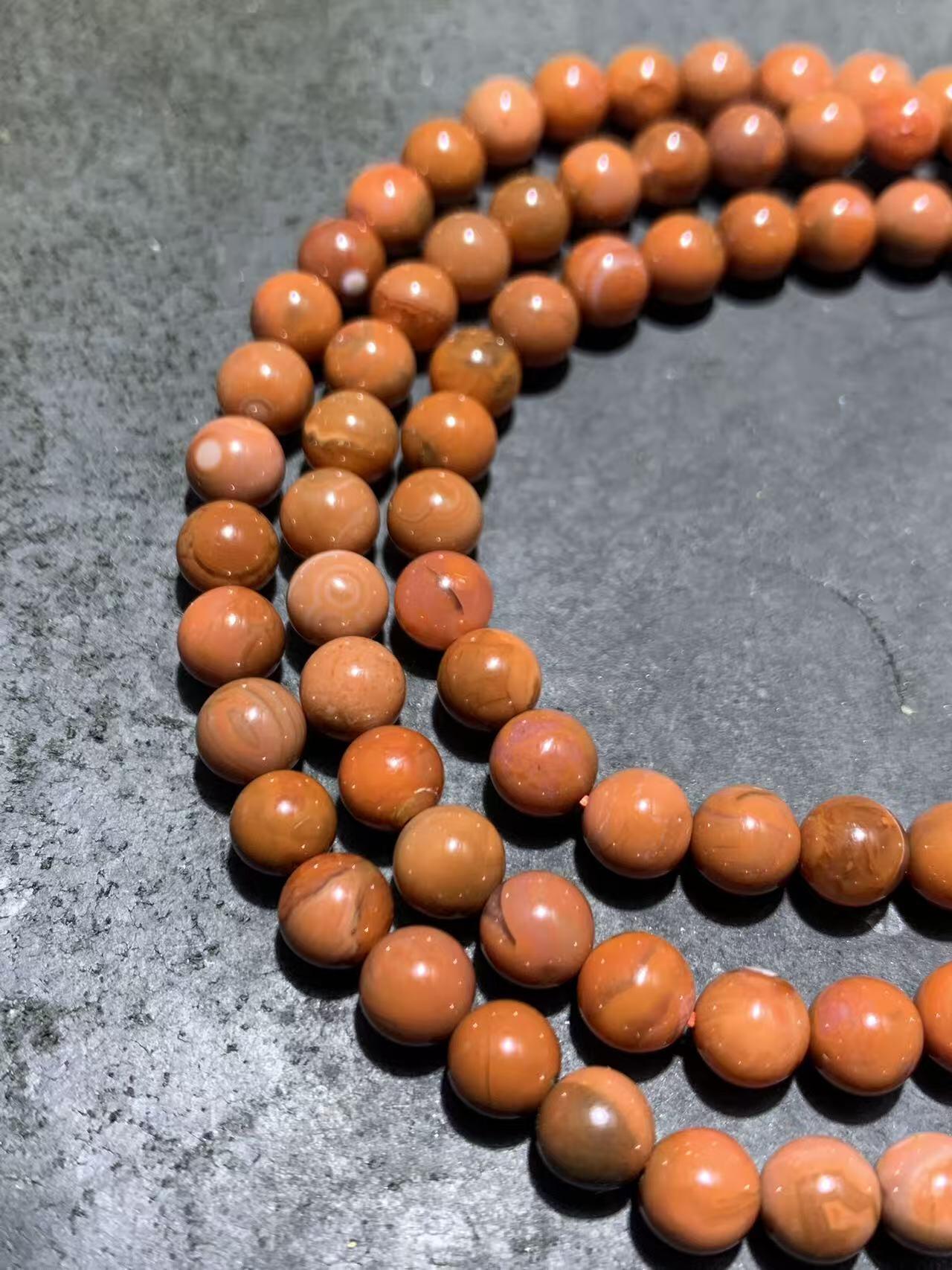 川料南红玛瑙多圈手串一条，