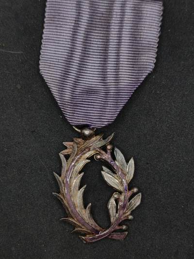 凯旋世界勋赏（第22期新年大拍）（欢迎送拍）（对拍品有疑问请询问客服，不接受到手刀，出价默认拍品品相。请认真阅读拍卖规则！出价默认已认可！）（收到货请录制开箱视频，无视频概不处理问题。） - 法国棕榈叶勋章