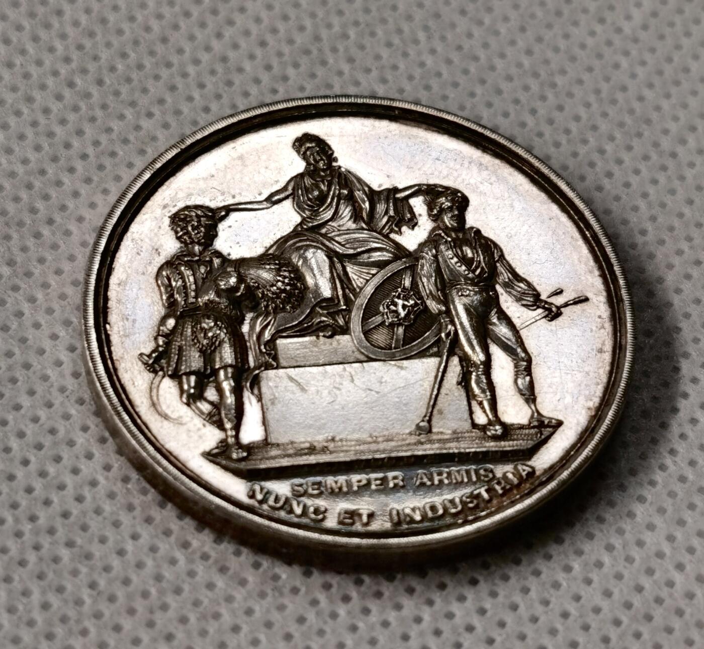 甄臻铺-世界币章拍卖（第51期），送拍享返佣金等优惠多多