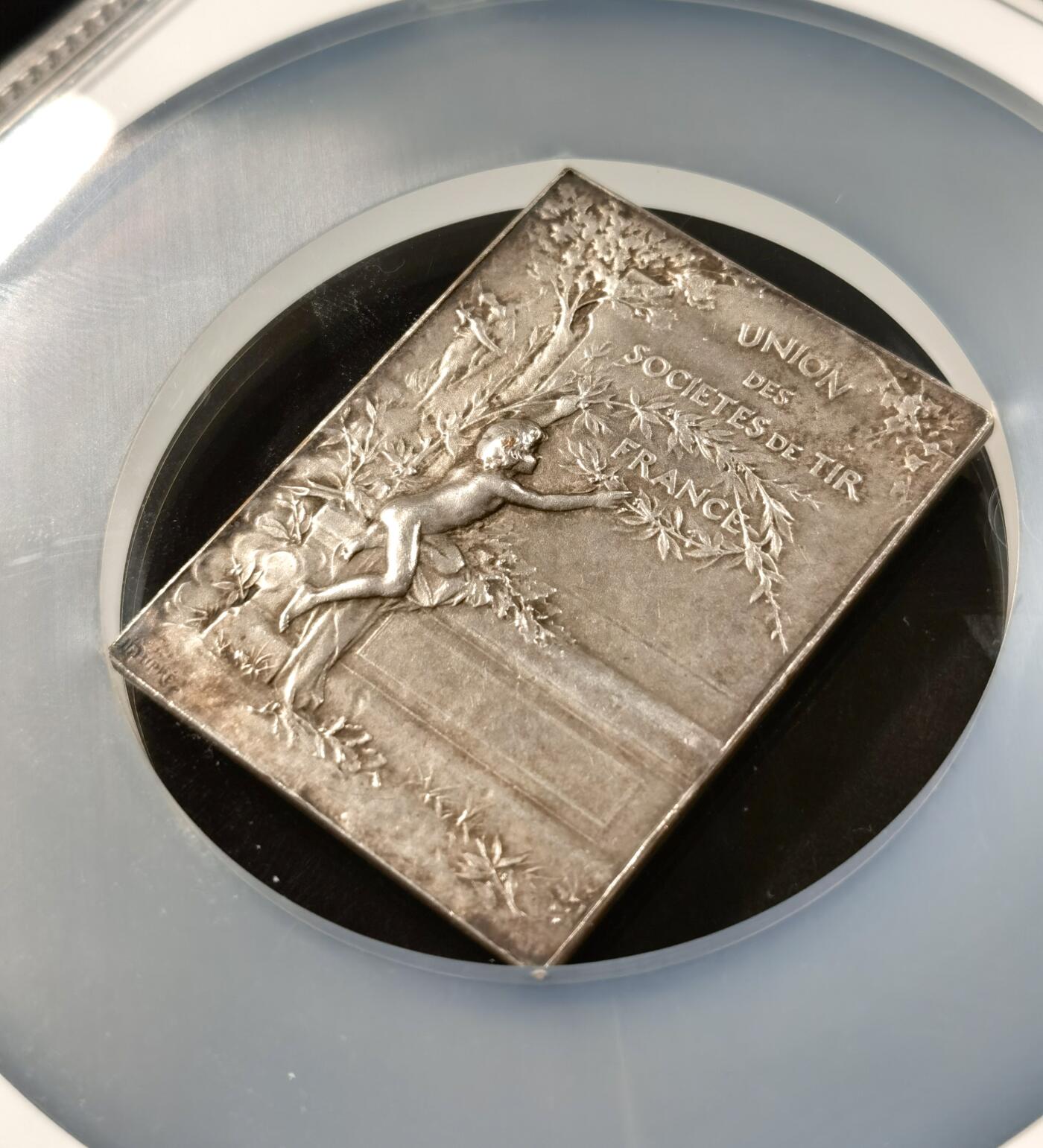 “福币呈祥”新年甄品场（直播拍卖）甄臻铺-世界币章拍卖（第50期），送拍享返佣金等优惠多多 NGC-MS62 法国 射击协会镀银铜章 51mm*38mm 边铭丰饶角BRONZE 大师G.Dupre打造