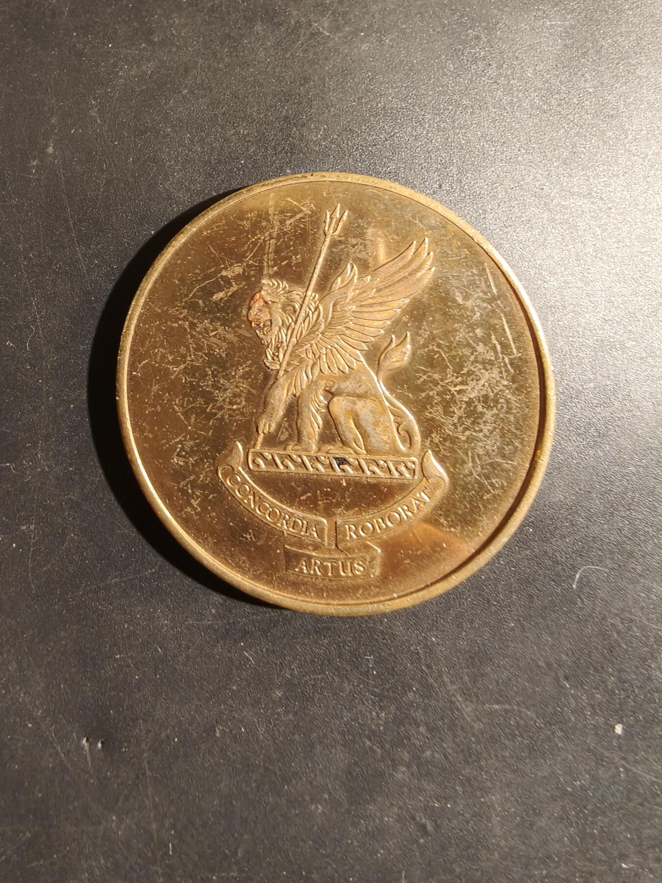 老王徽章第182期 英国皇家国防研究学院纪念章     