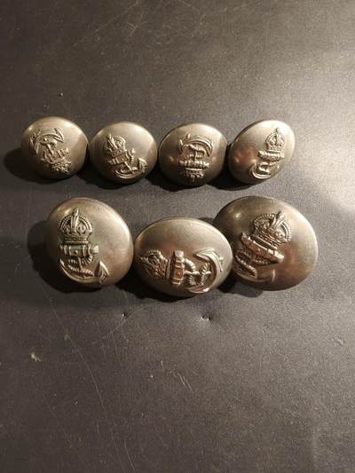 老王徽章第182期 - 英国皇家海军士官二战铜扣一组7枚    24mm和18mm