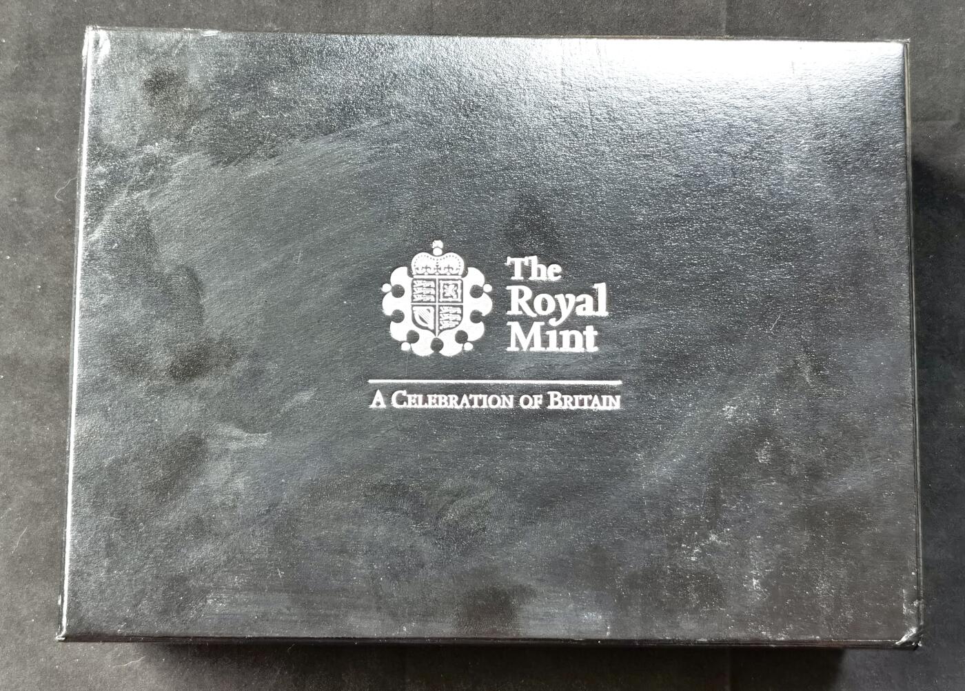 “福币呈祥”新年甄品场（直播拍卖）甄臻铺-世界币章拍卖（第50期），送拍享返佣金等优惠多多