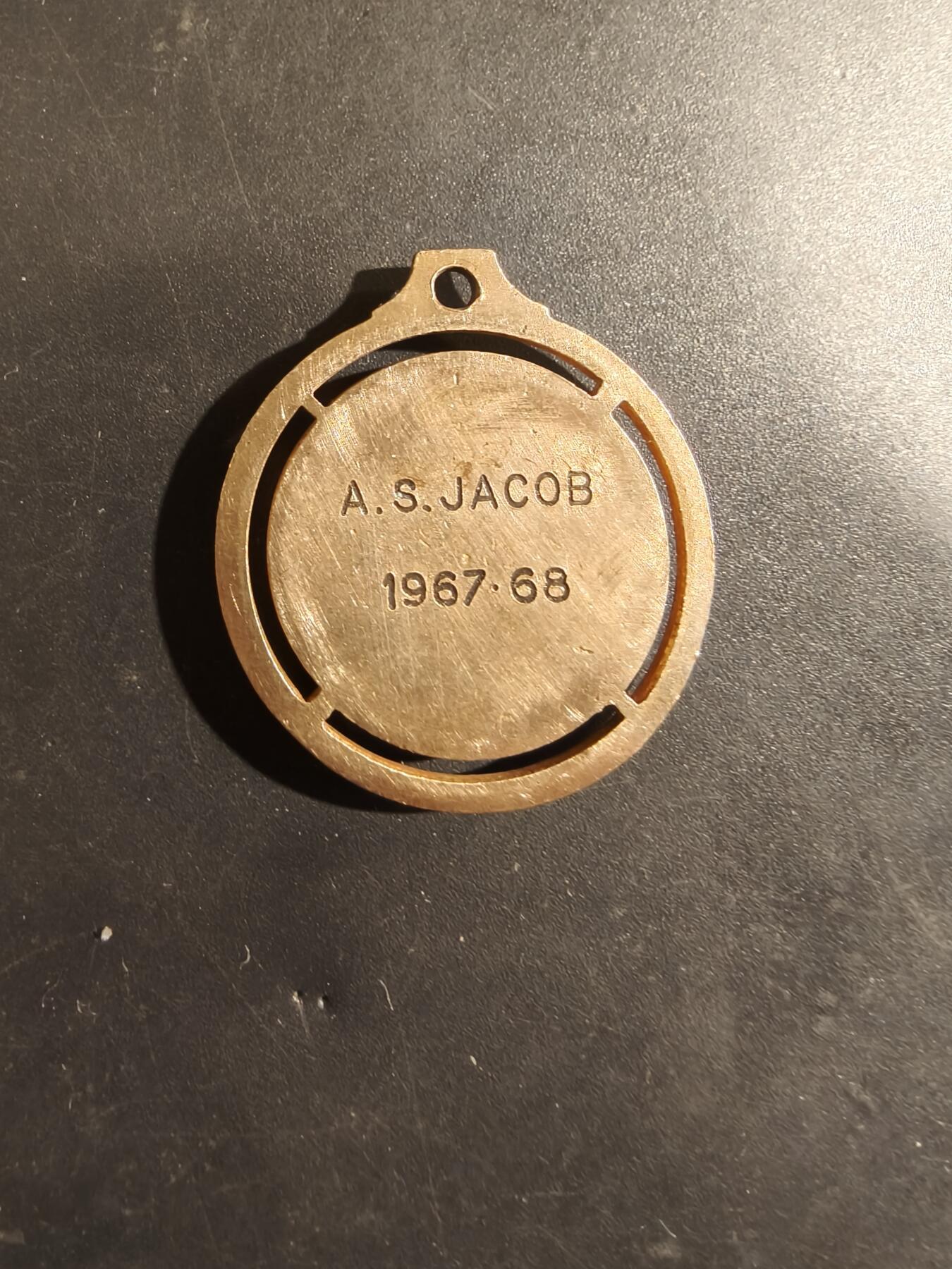 老王徽章第182期 法国铅球运动纪念章