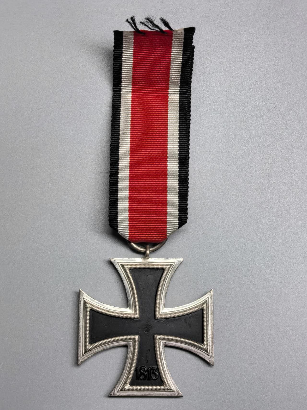 小驴勋章奖章收藏2月22日周日晚六点拍卖（珍爱和平，收藏战争，铭记历史，勿忘国耻，忠党爱国。有偿代拍，送拍规则在简介最后，参拍须阅读规则后再参拍，关系到运费包装发货时效真假辨别等关键信息，拍卖时不再发原图，看大图店主微信码在拍卖店铺介绍里） 得三辛克尔A版EKII，核心黑漆，中间有一处漆面气泡