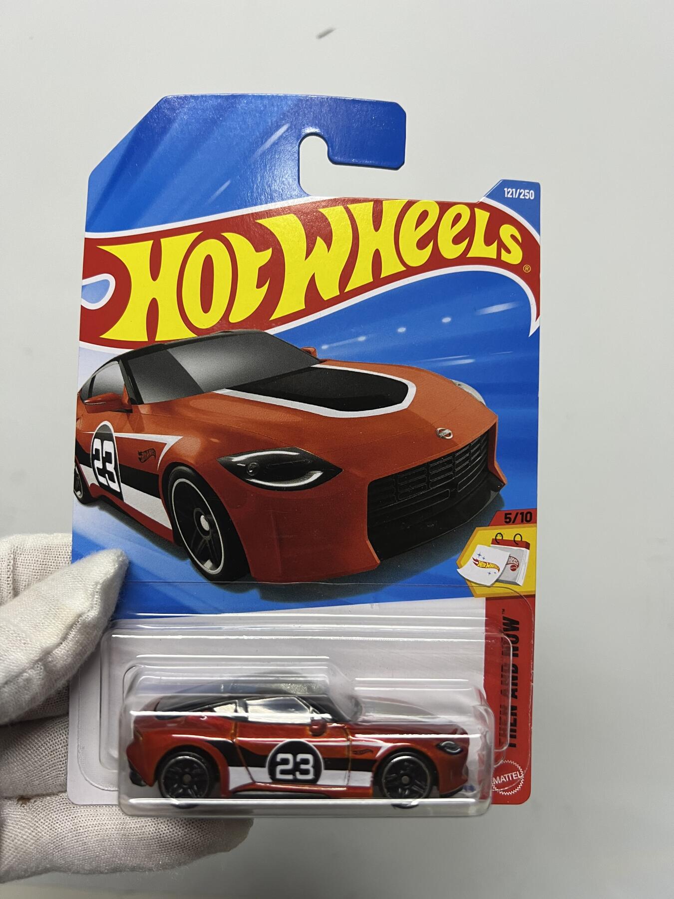 零元拍：风火轮吊卡 2023 Nissan z全新未拆 