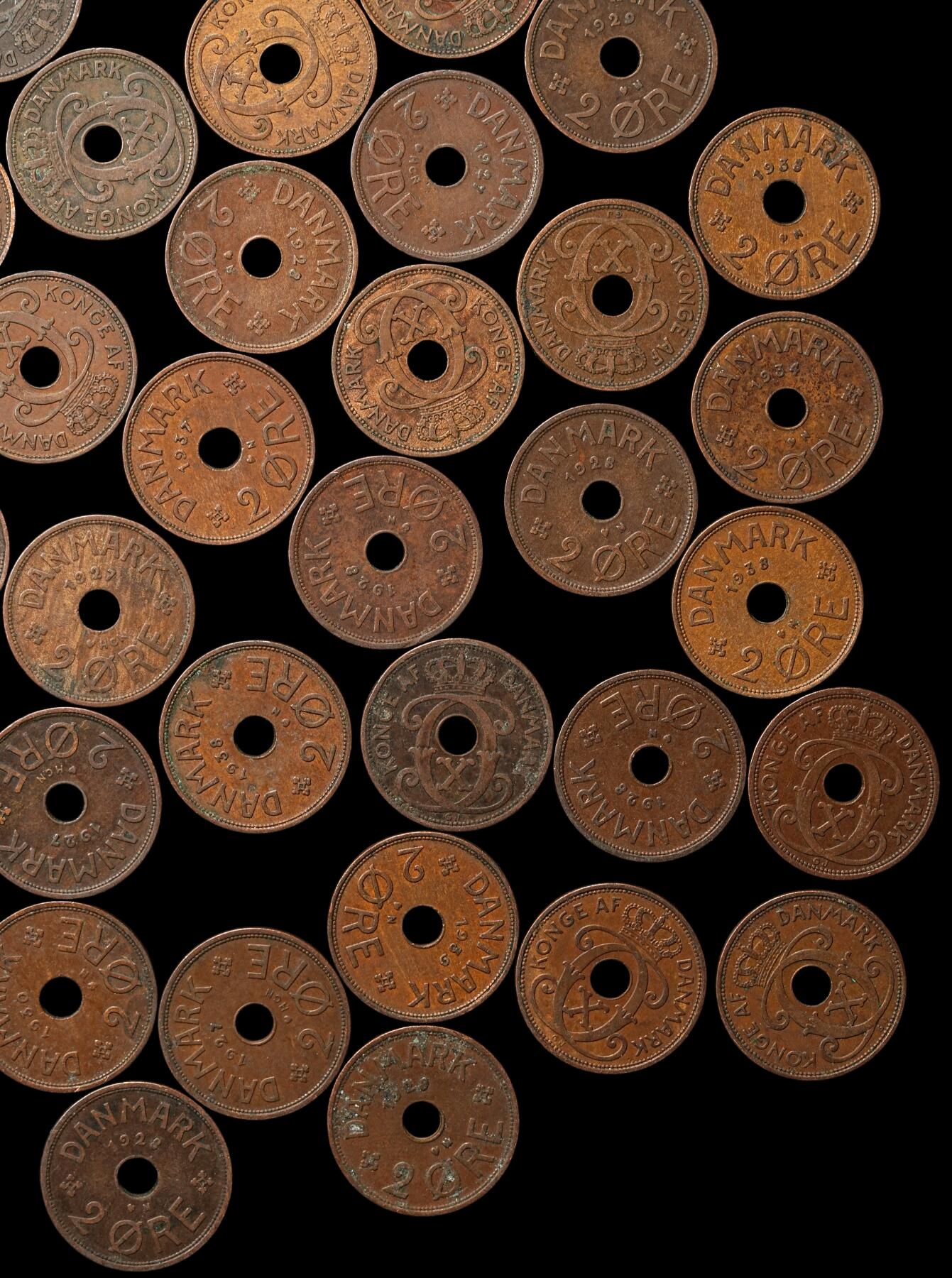 修遠堂世界钱币第105期，马年首拍 丹麦中孔2欧尔铜币50枚，1927-1940年