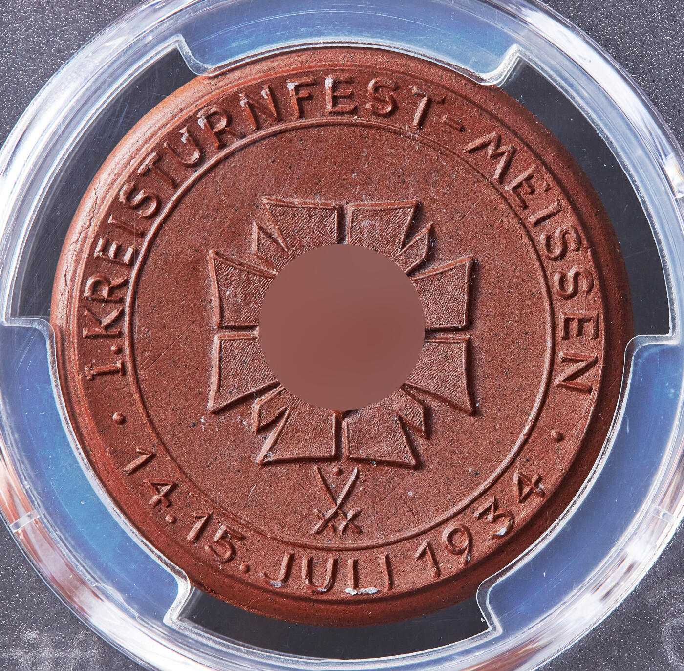 【俄甄集藏】马年新春第一拍 2026年(048)02-25星期三 晚 19:30 全场包邮 德国第三帝国1934年新人民法院成立陶瓷纪念章，PCGS MS65，梅森陶瓷厂造，少见品种，季军，原图联系客服或至官网查询