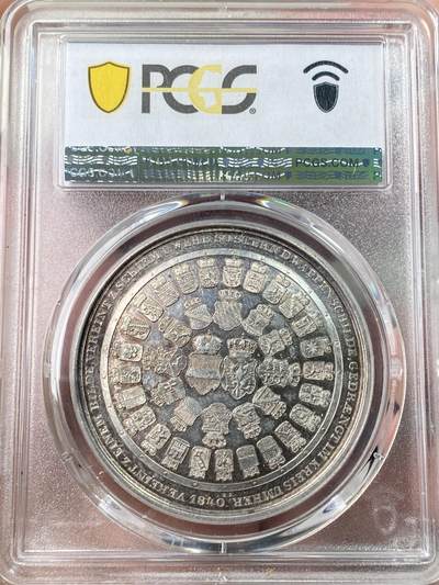 万国钱币拍卖第061期（马年首拍） PCGS SP61 1840年德国日耳曼英雄阿米尼乌斯战胜罗马军团纪念大银章 顶级欧陆浅淡彩虹彩均匀环绕 37个邦国盾徽环绕 PCGS唯一亚军分 40.87mm 21.86g 日耳曼部落切鲁斯克人军事领袖阿米尼乌斯在公元9年条顿堡森林战役中伏击全歼了罗马三个军团 是日耳曼民族历史上的重要英雄 21年昆克裸章成交价约合人民币一万元