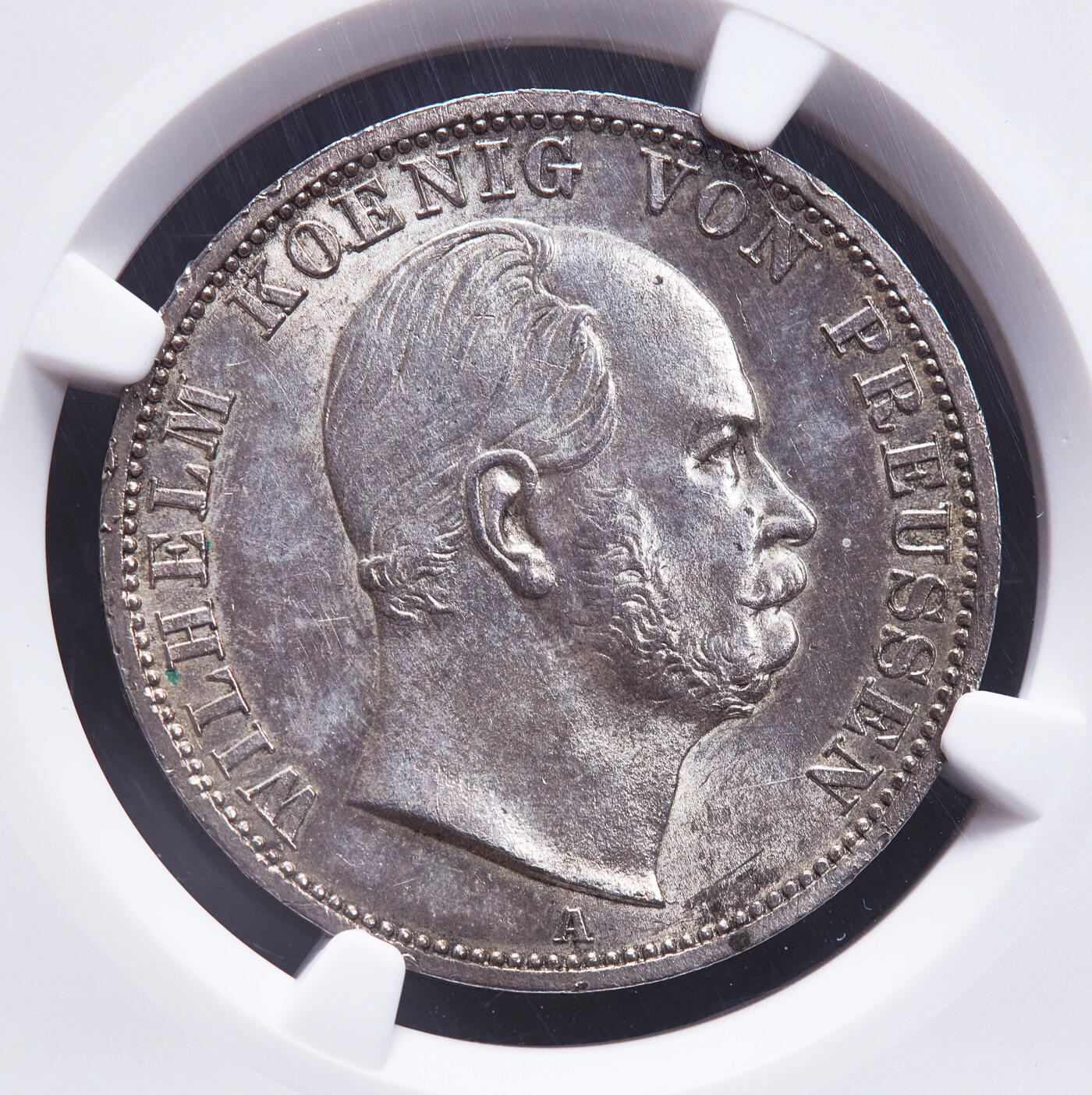 【俄甄集藏】马年新春第一拍 2026年(048)02-25星期三 晚 19:30 全场包邮 德国普鲁士1867年威廉一世A版国徽1泰勒银币，NGC MS63，名誉品种，黄油彩转光品相