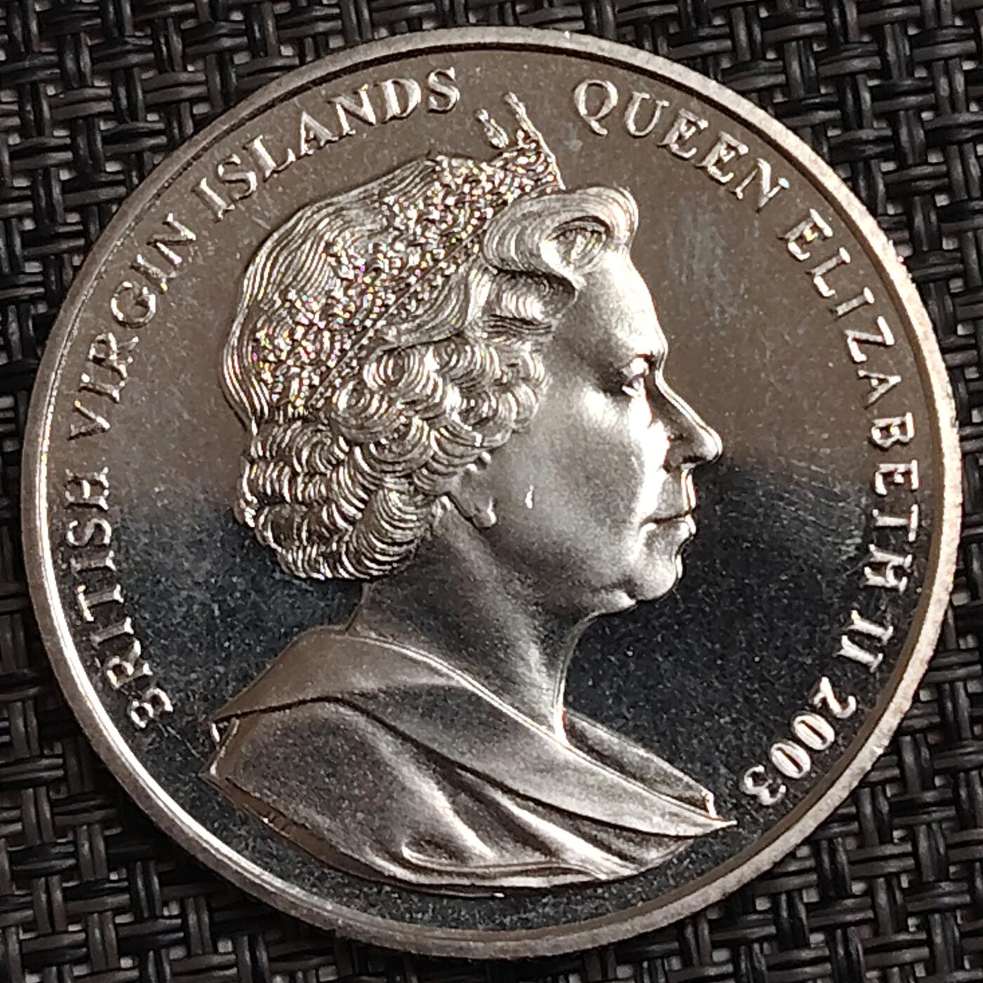 布加迪🐬～世界钱币(上海)🌾第 274 期 /  各国套币和散币 维尔京群岛 2003年 1元 女王加冕纪念币