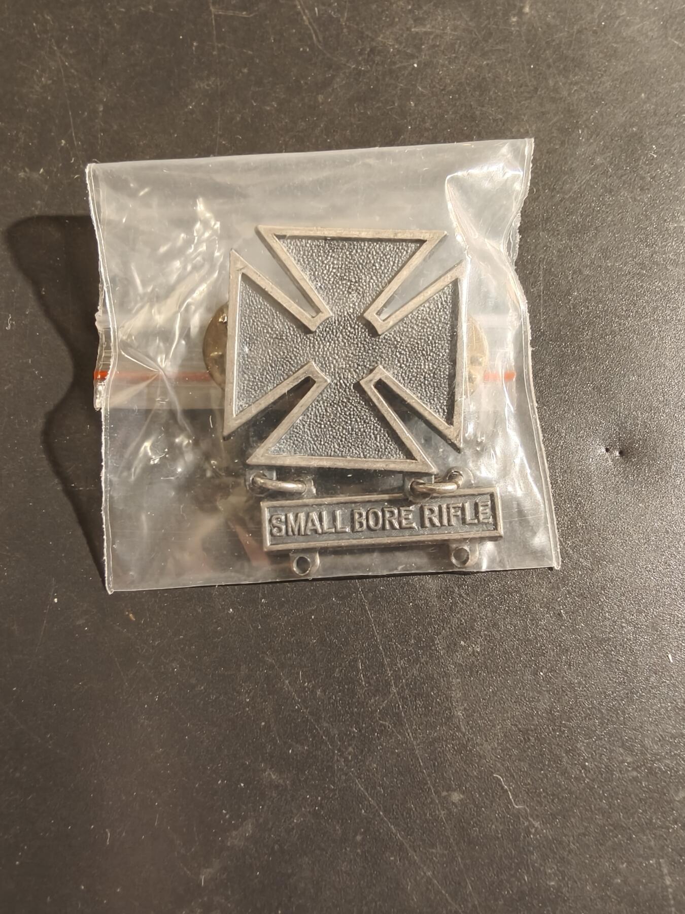 老王徽章第182期 美国陆军步兵技能章    小口径步枪勋条    带厂标