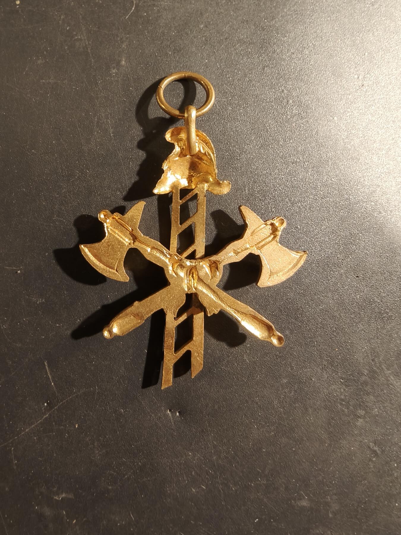 老王徽章第182期 法国消防员纪念章